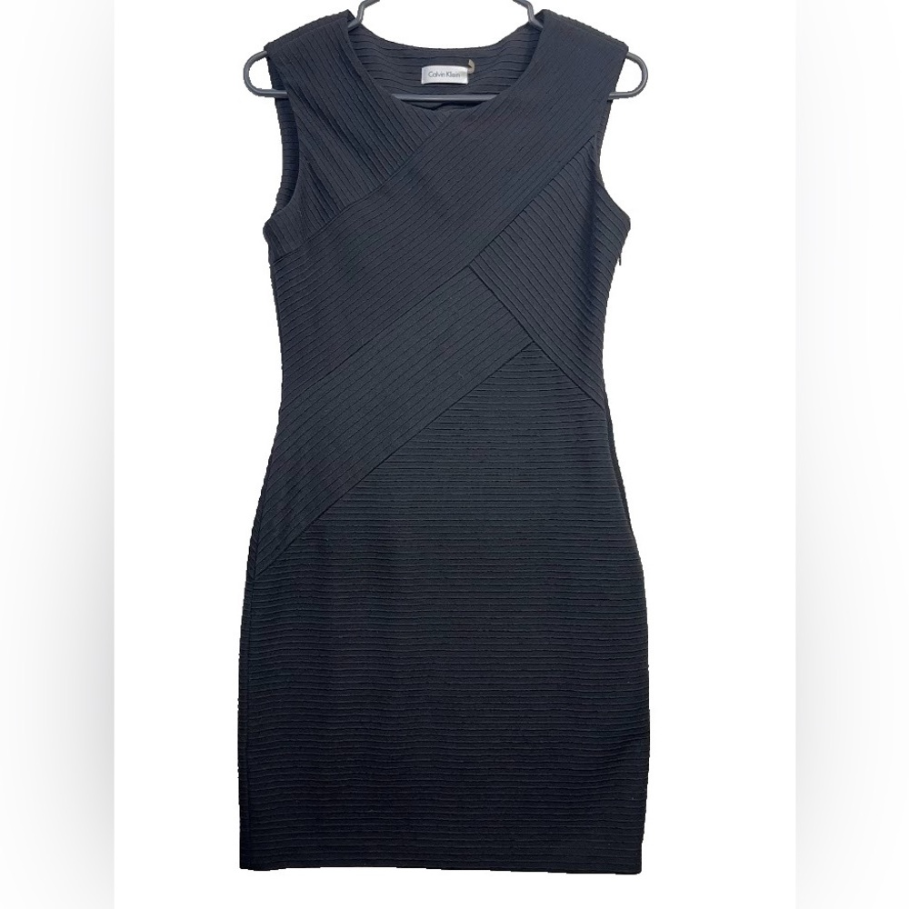 Calvin Klein Elegant Black Sleeveless Dress